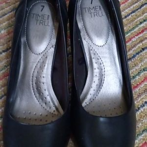 Ladies dress shoes